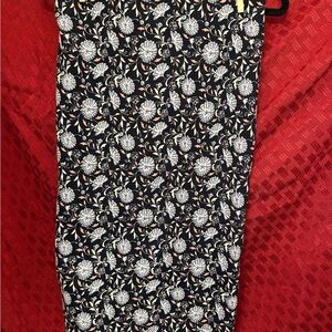 NWT - Loft Floral Women’s Skirt Size XS in shades of Navy and Gray